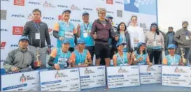  ?? PHOTOS: DEEPAK GUPTA/HT ?? Winners of Lucknow City Marathon pose with their certificat­es