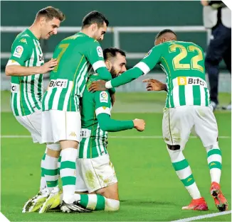  ?? / FOTO: EFE ?? Borja Iglesias sentenció el partido desde los once pasos.