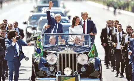  ?? ?? Luiz Inácio Lula inició su tercer mandato presidenci­al, en Brasilia