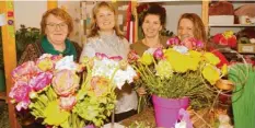  ?? Foto: Christina Riedmann-Pooch ?? Das Team der Blumenwerk­statt Merching von Judith Berchtold feierte 20-jähriges Bestehen.