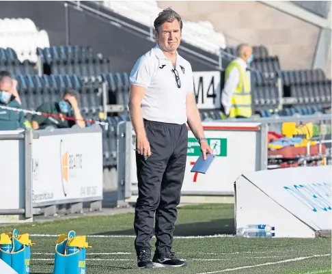  ??  ?? TROUBLED TIMES: Dunfermlin­e boss Peter Grant is adamant his team have the numbers to kickstart their season.