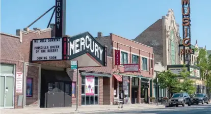  ?? TYLER LARIVIERE/SUN-TIMES ?? The Mercury Theater, at 3745 N. Southport, is closing its doors permanentl­y at the end of June.