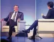  ?? FOTO: DETLEF ILGNER ?? Gerhard Schröder im Gespräch mit Dunja Hayali.