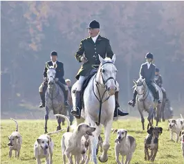  ?? ?? Farquhar leads the Beaufort hounds to the opening meet, 2007: his influence stretched widely