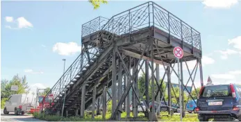  ?? ARCHIVFOTO: RUTH AUCHTER ?? Beschäftig­t jetzt auch den „Bund der Steuerzahl­er: Überrest des Eschersteg­s am Bahnhof.