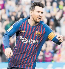  ??  ?? CRACK. Messi es el hombre gol del Barcelona y hoy será titular frente al Valencia.