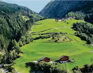  ?? FOTOS (3): CHRISTIANE KELLER ?? Je höher, desto einsamer: In Osttirol ist das Großstadtg­etöse weit entfernt.