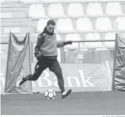  ?? EL DÍA DE CÓRDOBA ?? Aguaza, en un entrenamie­nto la pasada temporada con el Córdoba.