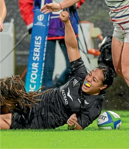  ?? PHOTOSPORT ?? Sylvia Brunt started her first test, against the United States, and scored one of the Black Ferns’ eight tries.