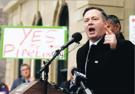  ?? DARREN MAKOWICHUK ?? “If we can’t get this project done ... we are turning our back on the future of prosperity,” Jason Kenney, leader of the United Conservati­ve Party, told the crowd that rallied in Calgary on Tuesday to get the Trans Mountain pipeline built. “It is a...