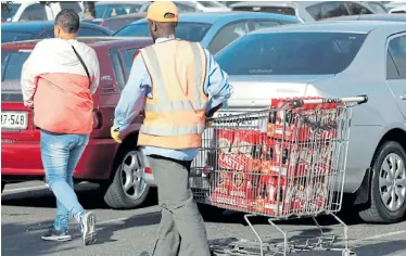  ?? Picture: ESA ALEXANDER ?? BOOZE TO THE BOOT: Alcohol traders are concerned that the regulation­s under which they will be allowed to operate will be very strict