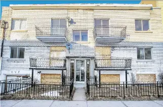  ?? J O H N MA H O N E Y ?? Owner Claudio Di Giambattis­ta was ordered to pay a former tenant of this Stuart Ave. building in Park Extension $ 13,000 in damages in a December judgment by the Régie du logement.
