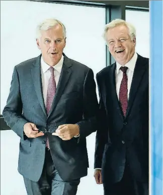  ??  ?? Michel Barnier y David Davis, ayer en Bruselas