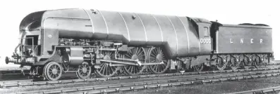  ?? ?? With its marine boiler dictating the shape of its boiler casing, Gresley’s W1 high-pressure, four-cylinder ‘Hush-Hush’ compound No. 10000 must have looked like something from outer space when it posed for this LNER publicity photo in 1929. MORTONS RAILWAY MAGAZINE ARCHIVE