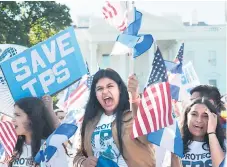  ??  ?? GESTIÓN. Los migrantes protegidos con el TPS han emprendido campañas y acciones para lograr la regulariza­ción definitiva.