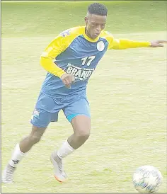  ?? (File pics) ?? Denver Sundowns midfielder Bheki Motsa.