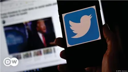  ??  ?? В случае принятия закона о цензуре в интернете пользовате­ли Twitter в РФ могут лишиться доступа к соцсети