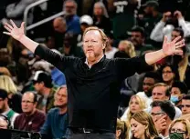  ?? Morry Gash / Associated Press ?? Bucks coach Mike Budenholze­r, a longtime Spurs assistant, built his championsh­ip team around a trio of great players.