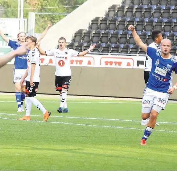  ??  ?? AVGJORDE: Tarjei Skoftedale­n Fiskum ble i meste laget for Odds juniorer, og avgjorde toppkampen i 4. divisjon tirsdag.