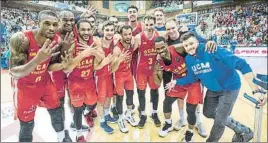 ?? FOTO: EFE ?? Los jugadores del UCAM Murcia, celebrando la clasificac­ión para la Final Four