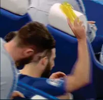  ?? SKY SPORTS ?? Rage: subbed Higuain throws a bottle