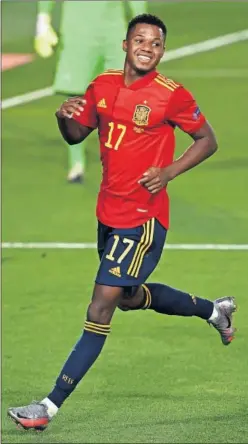  ??  ?? Ansu Fati celebra un gol con la Selección.