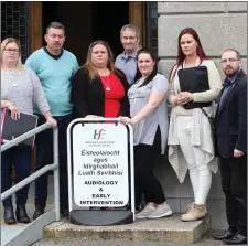  ?? Pic: ?? Cllr. Thomas Healy with concerned parents last year. Hackett. Donal