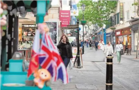  ?? SERGIO RODRÍGUEZ ?? La normalidad llega a las calles `inmunizada­s de Covid´ de Gibraltar