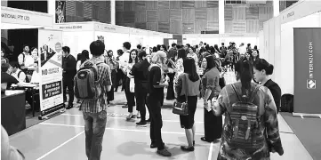  ??  ?? Visitors at the Sarawak Career and Internship Fair.