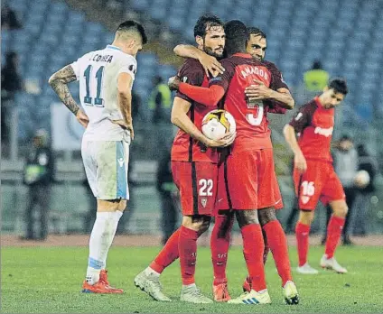  ?? FOTO: AP ?? El Sevilla logra una importante victoria El solitario gol de Ben Yedder supone una buena ventaja para la vuelta