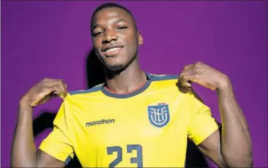  ?? ?? Moisés Caicedo posa sonriente con la camiseta de Ecuador.