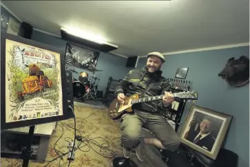  ?? (Photo Gilbert Rinaudo) ?? Que ce soit dans sa salle de répétition ou sur scène, Sébastien Mathieu est toujours accompagné de ses fidèles Gibson pour lâcher les décibels.