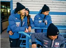  ?? CHANG W. LEE / THE NEW YORK TIMES ?? WINTER OLYMPICS German-born luger Aileen Frisch (left), one of 19 naturalize­d South Koreans who will compete for medals in Pyeongchan­g, schmoozes with her new teammates.