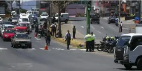  ?? JoSÉ CorDEro ?? La Policía realizó un fuerte operativo, en San Pedro de Montes de Oca, este sábado al mediodía.