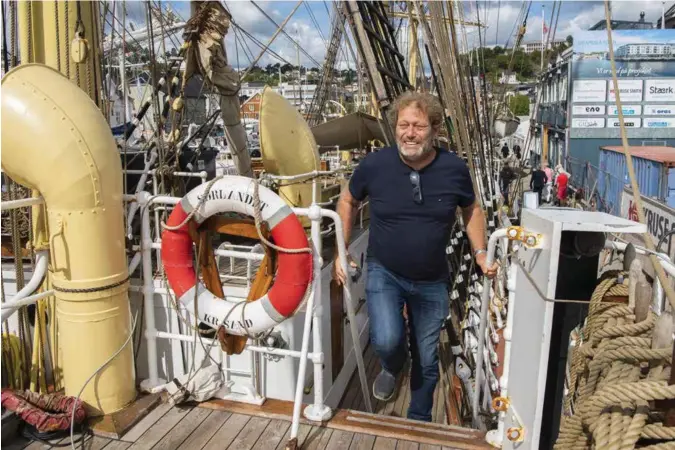  ?? JON INGEMUNDSE­N ?? Bellona-eier Frederic Hauge i kjent stil. Her på vei til cruisedeba­tt under Arendalsuk­a tidligere i høst.