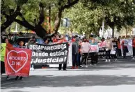  ?? ?? Esperanza. Familias de personas desapareci­dos se dirigieron ayer a la Basílica de Guadalupe para orar por ellos.