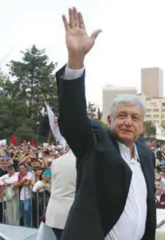  ?? |CUARTOSCUR­O ?? Las comparacio­nes entre Trump y Obrador surgieron en el tercer debate, cuando aceptaría el resultado de la elección si él ganaba.