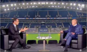  ??  ?? Pedro Mourinho conduziu a entrevista a Jorge Nuno Pinto da Costa