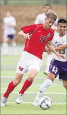  ?? JAMIE HARMS / FOR AMERICAN-STATESMAN ?? East View defender Caleb Vandergrif­f, who was named MVP of District 25-5A, recorded nine goals and 10 assists for the Patriots.