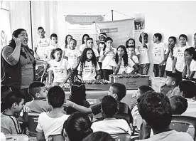  ?? JOSEFINA VILLARREAL ?? Niños interpreta­ndo una pieza musical durante el lanzamient­o de la campaña.