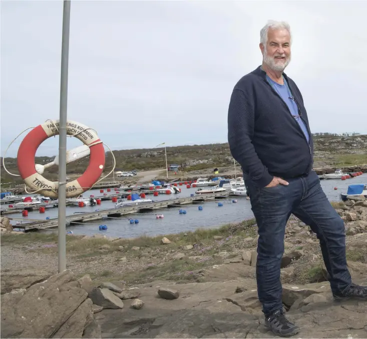  ??  ?? Henric Kahlmeter och Pelle Delin i föreningen som driver Stensjö hamn gläds åt att det sker en föryngring bland medlemmarn­a