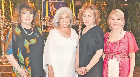  ?? ?? Graciela Bittar, Clara Luces, Dona Zelaya y Daisy Cáceres de Meza.