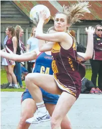  ??  ?? Drouin’s goal defence Sarah Dunn was one of many strengths in the side’s strong preliminar­y final win against Moe on Saturday.
Photograph­s Paul Cohen