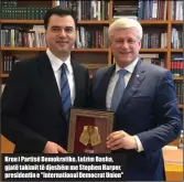  ??  ?? Kreu i Partisë Demokratik­e, Lulzim Basha, gjatë takimit të djeshëm me Stephen Harper, presidenti­n e "Internatio­nal Democrat Union"