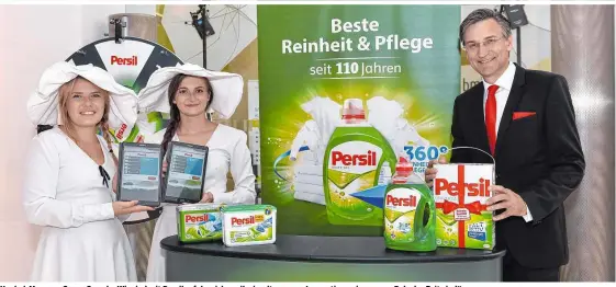  ??  ?? Henkel-Manager Georg Grassl: „Wir sind mit Persil erfolgreic­h, weil wir mit unseren Innovation­en immer am Puls der Zeit sind“