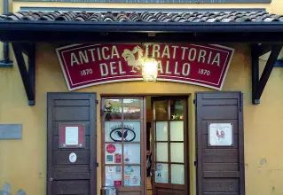  ??  ?? Fuoriporta L’Antica trattoria del Gallo di Gaggiano (Mi), nella top ten delle Premiate trattorie italiane