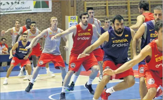  ??  ?? PREVISIÓN. España se concentró en julio en Benahavís para empezar a preparar las Ventanas.