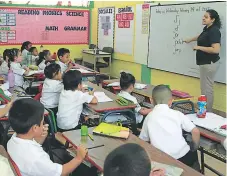  ?? FOTO: CRISTINA SANTOS ?? CLASES. Los niños de primer grado reciben sus clases de inglés en la escuela 18 de Noviembre, de Armenta.