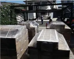  ?? FOTO: CHILE MONOLOCO ?? Cajas embaladas con miles de botellas del chile Pierdealma­s viajaron a Estados Unidos por primera vez en abril.