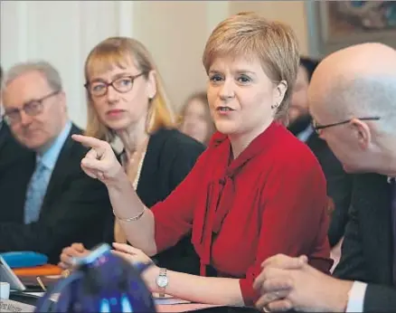  ?? WPA POOL / GETTY ?? La primera ministra de Escocia, Nicola Sturgeon, ayer en la reunión de su Gabinete en Edimburgo